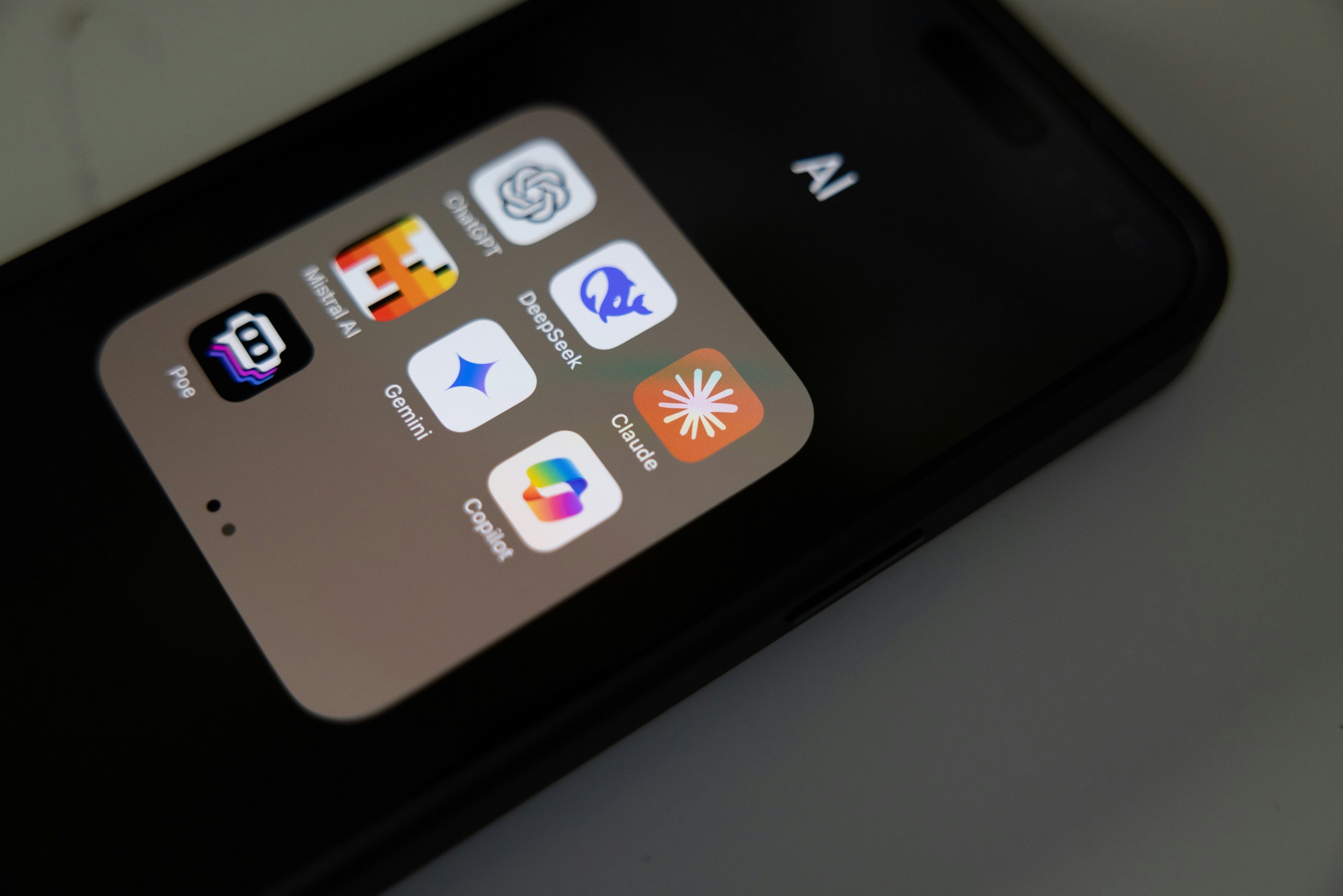 solen-feyissa-zQvPAtGxQh0-unsplash